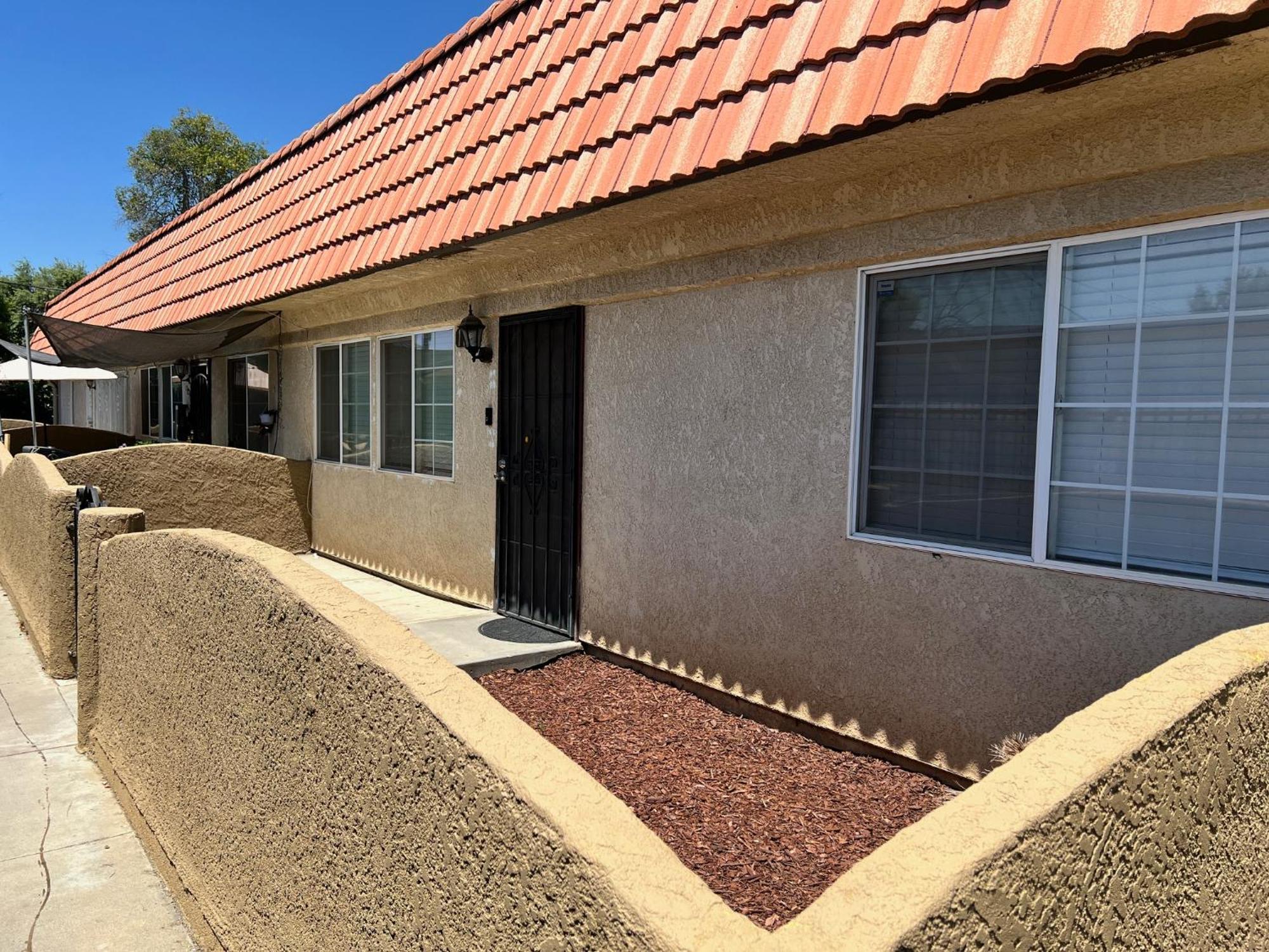 Quiet 1bed,1bath With Free Parking *